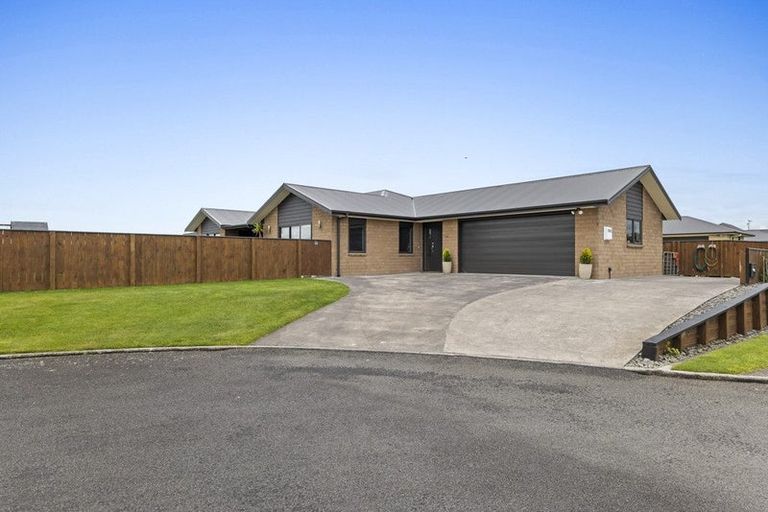 Photo of property in 12 Nikau Place, Hawera, 4610