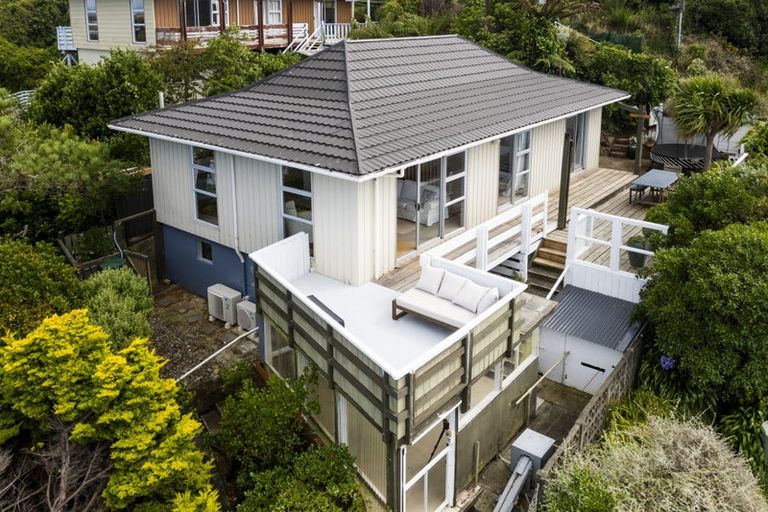 Photo of property in 25a Houghton Bay Road, Houghton Bay, Wellington, 6023