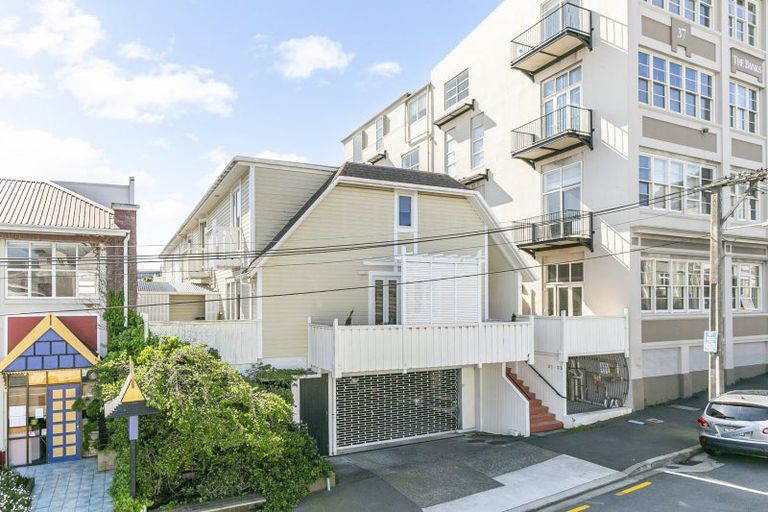 Photo of property in 31u3 Majoribanks Street, Mount Victoria, Wellington, 6011