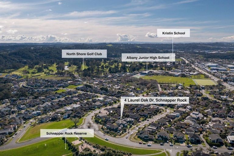 Photo of property in 4 Laurel Oak Drive, Schnapper Rock, Auckland, 0632