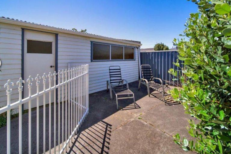 Photo of property in 9 Kennedy Place, Merrilands, New Plymouth, 4312