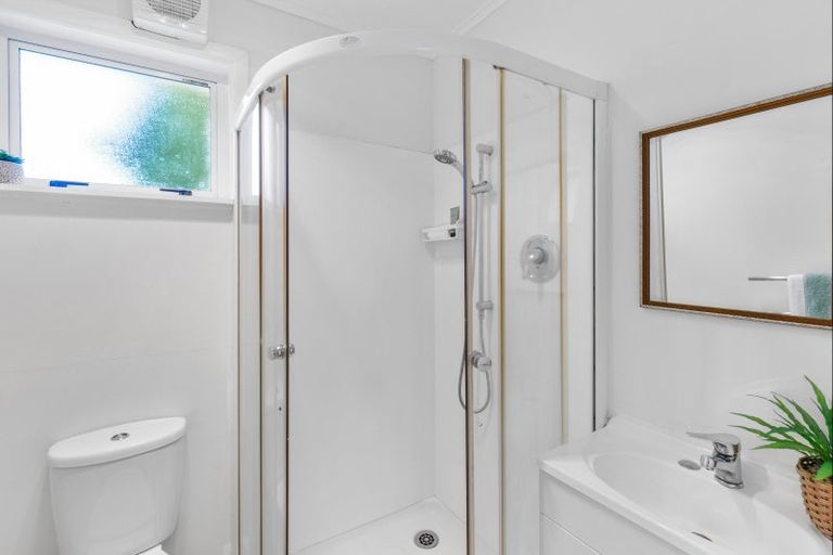 Photo of property in 53 Queenwood Road, Levin, 5510