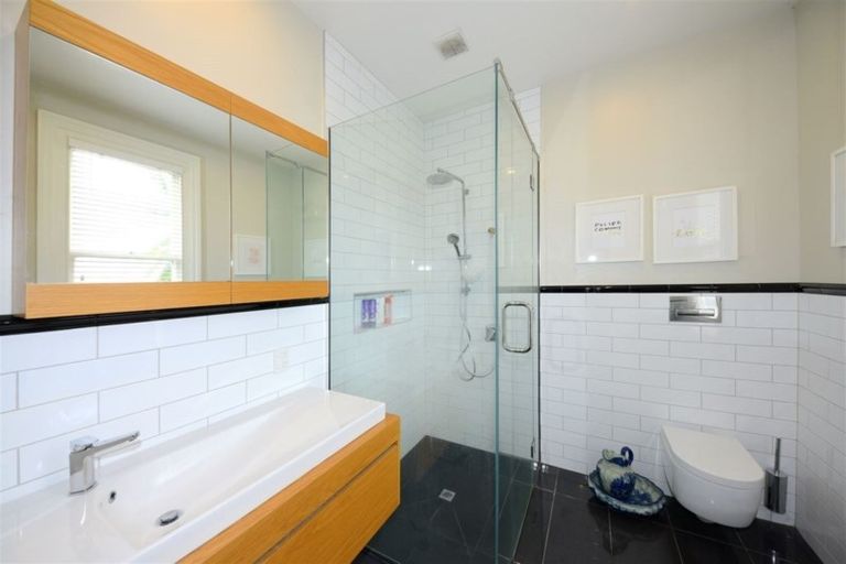 Photo of property in 256 Edgeware Road, Edgeware, Christchurch, 8013