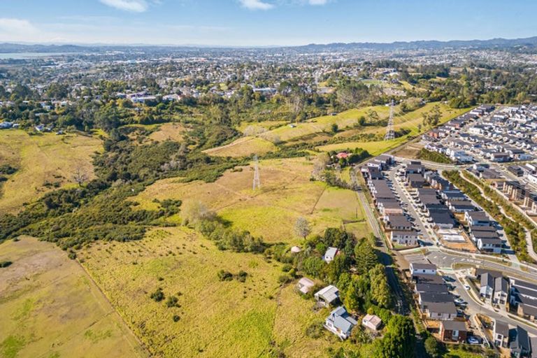 Photo of property in 23 Red Hills Road, Massey, Auckland, 0614