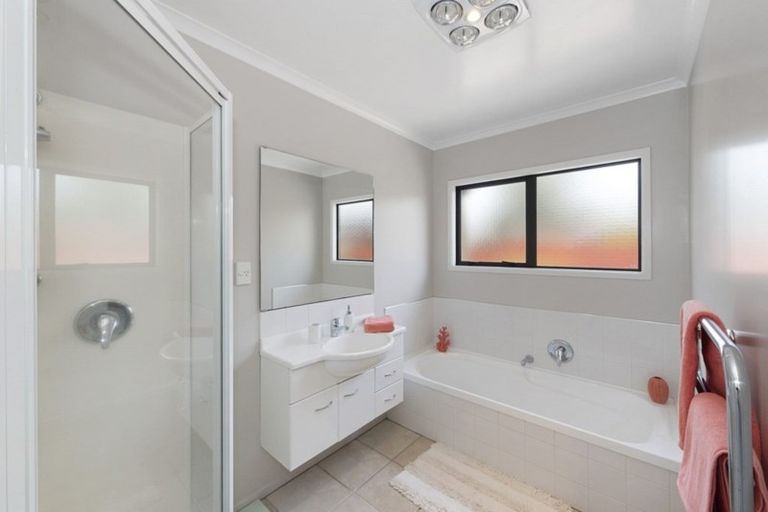 Photo of property in 53 Saint James Drive, Huntington, Hamilton, 3210