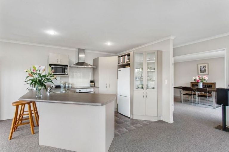 Photo of property in 6 Hawkins Place, Rangiora, 7400