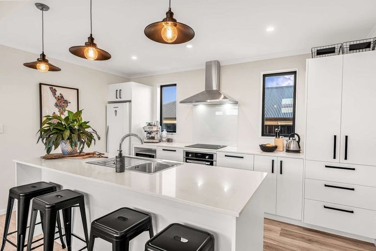 Photo of property in 36 Palliser Place, Milson, Palmerston North, 4414