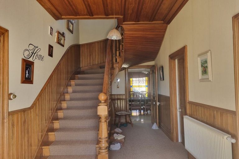 Photo of property in 74 Riverbank Road, Inch Clutha, Kaitangata, 9281