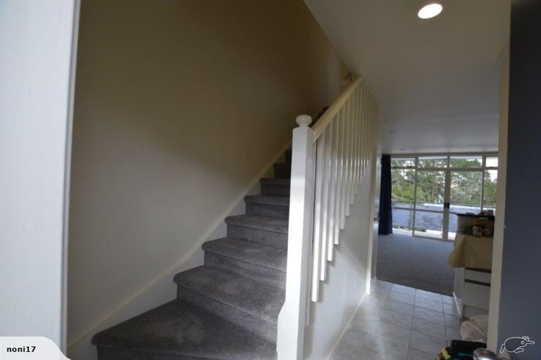 Photo of property in 4b/20 Ian Marwick Place, Birkenhead, Auckland, 0626