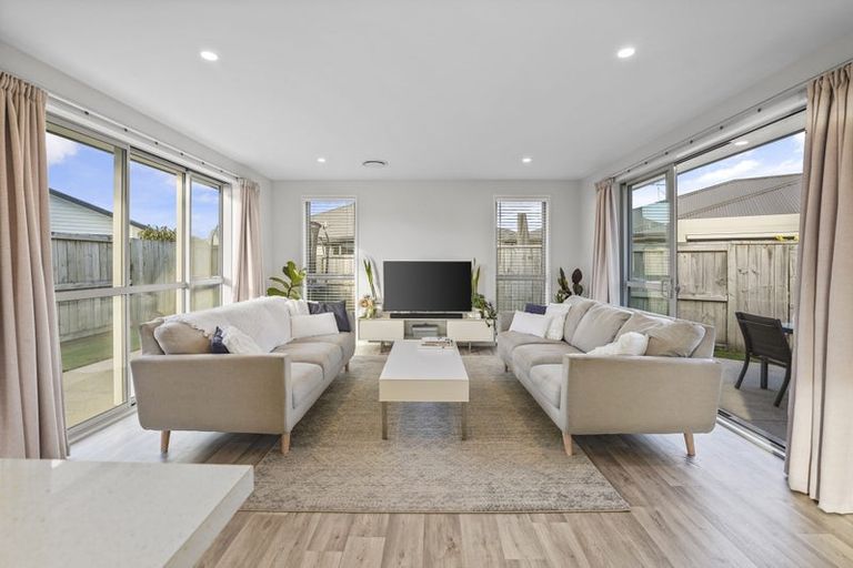 Photo of property in 37 Kahuparere Crescent, Pyes Pa, Tauranga, 3112