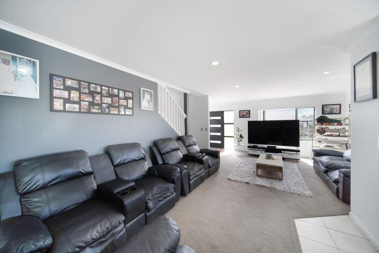 Photo of property in 16 Grangewood Close, Favona, Auckland, 2024