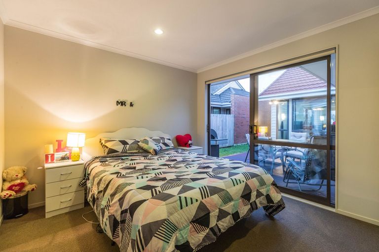 Photo of property in 20 Tarapiroe Avenue, Takanini, 2112