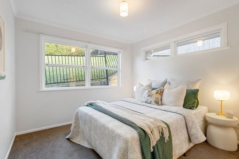 Photo of property in 8 Beswick Place, Birkdale, Auckland, 0626