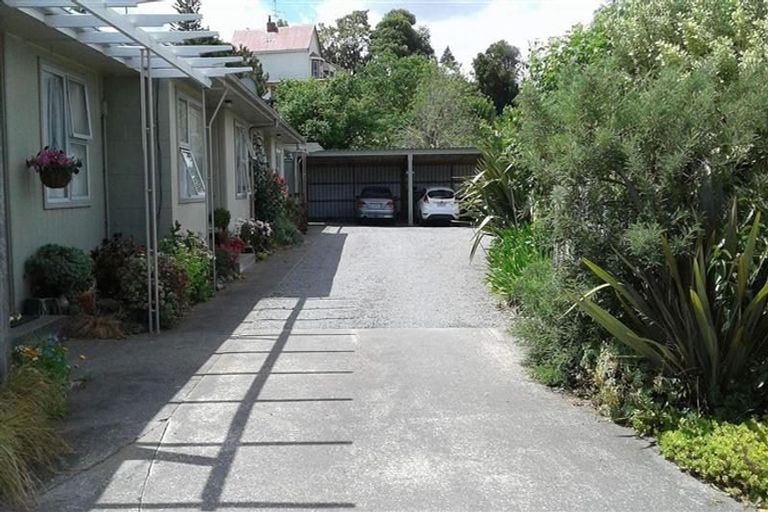 Photo of property in 4/4 Ruataniwha Street, Waipawa, 4210