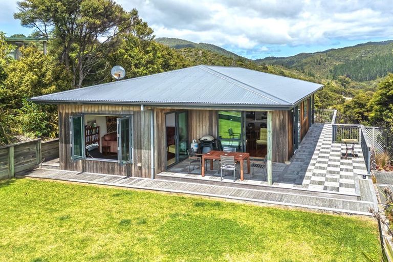 Photo of property in 986 Tuateawa Road, Waikawau, Coromandel, 3584