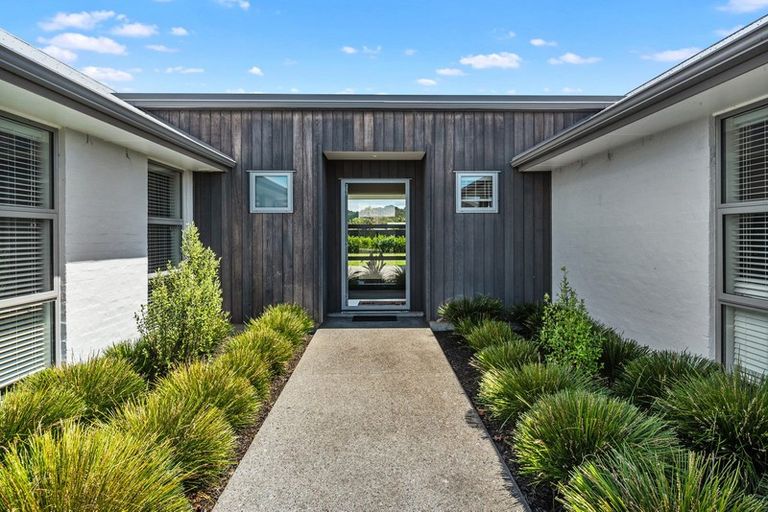 Photo of property in 6 Shearwater Lane, Point Wells, 0986