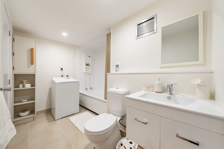 Photo of property in Grosvenor Flats, 19 Cottleville Terrace, Thorndon, Wellington, 6011