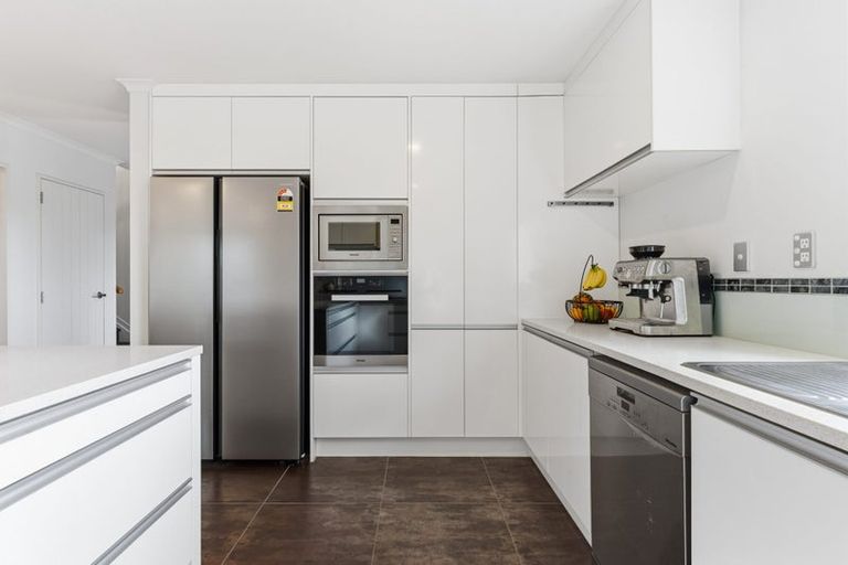 Photo of property in 28a Rangatira Road, Birkenhead, Auckland, 0626