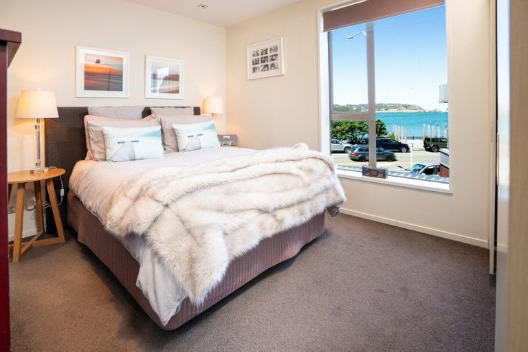 Photo of property in Patent 326 Apartments, 212s/326 Evans Bay Parade, Hataitai, Wellington, 6021