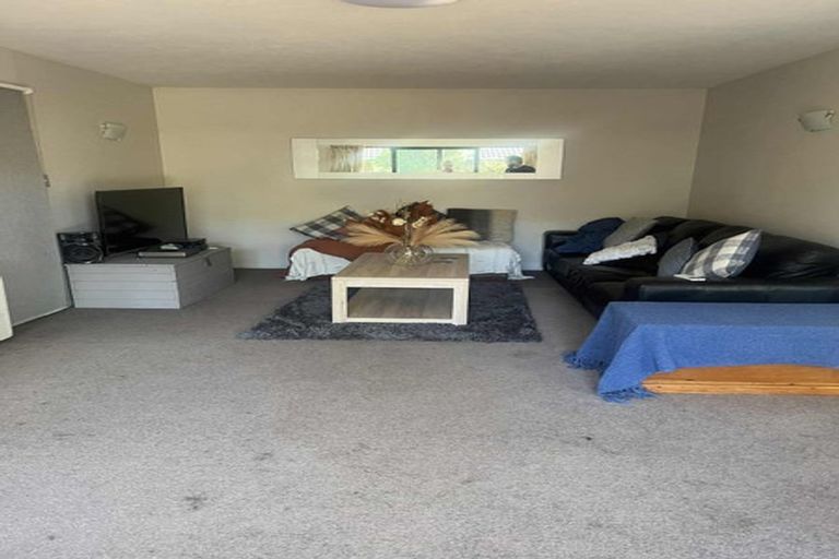 Photo of property in 60 Dunbarton Street, Redwood, Christchurch, 8051