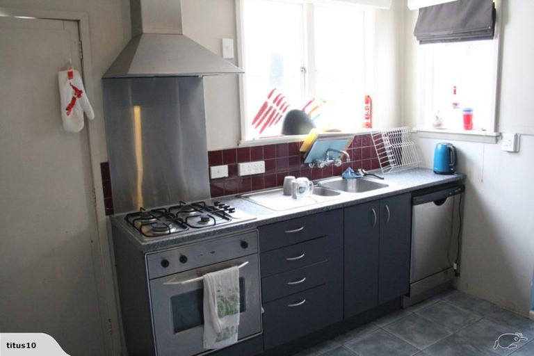 Photo of property in 4 Howard Street, Mount Cook, Wellington, 6021