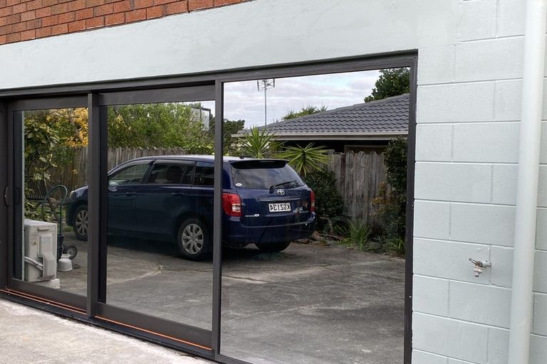 Photo of property in 2/3 Charmaine Road, Torbay, Auckland, 0630