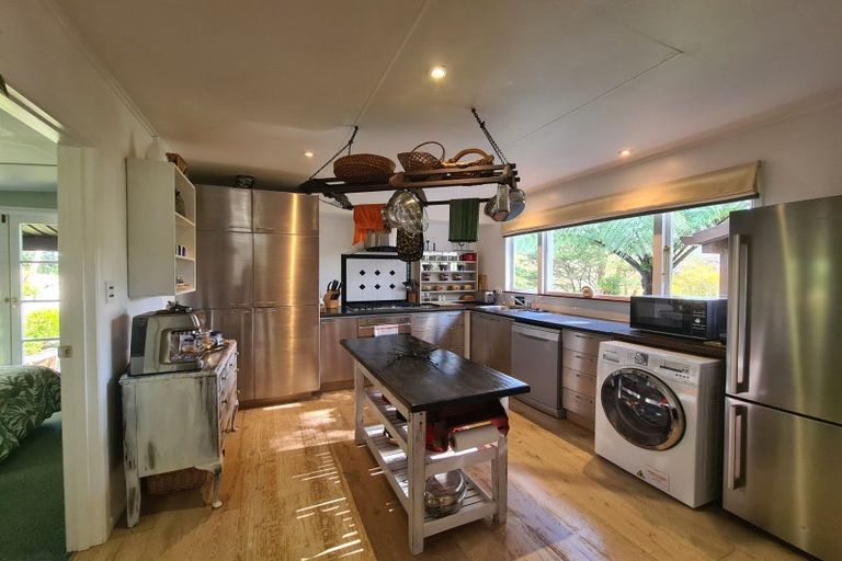 Photo of property in 395b Driving Creek Road, Coromandel, 3506