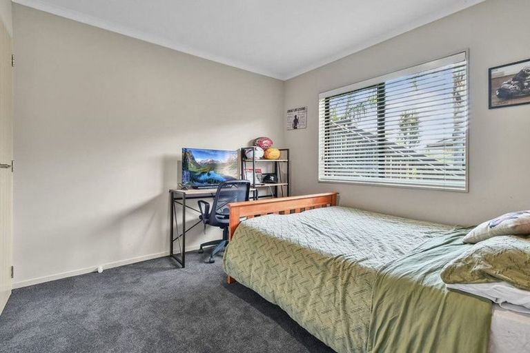 Photo of property in 11a Logan Place, Waiuku, 2123
