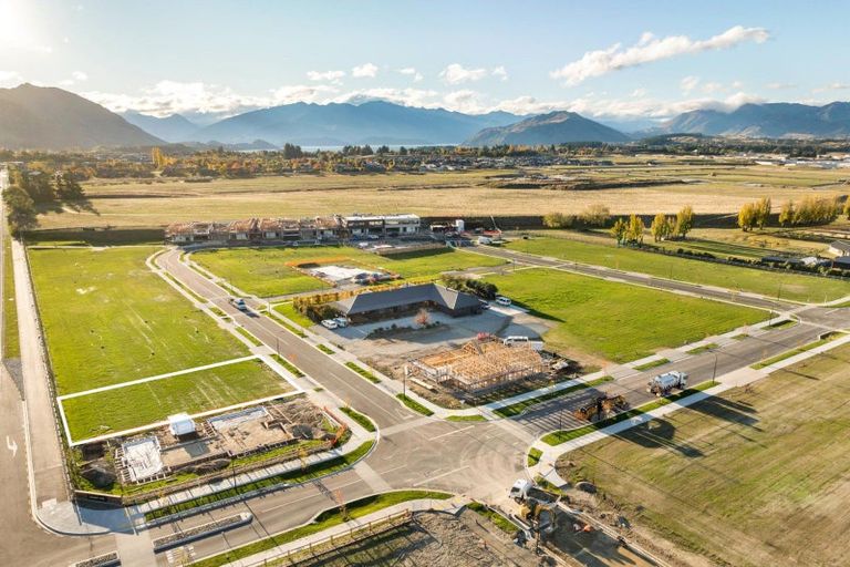 Photo of property in 3 Rubus Street, Wanaka, 9382