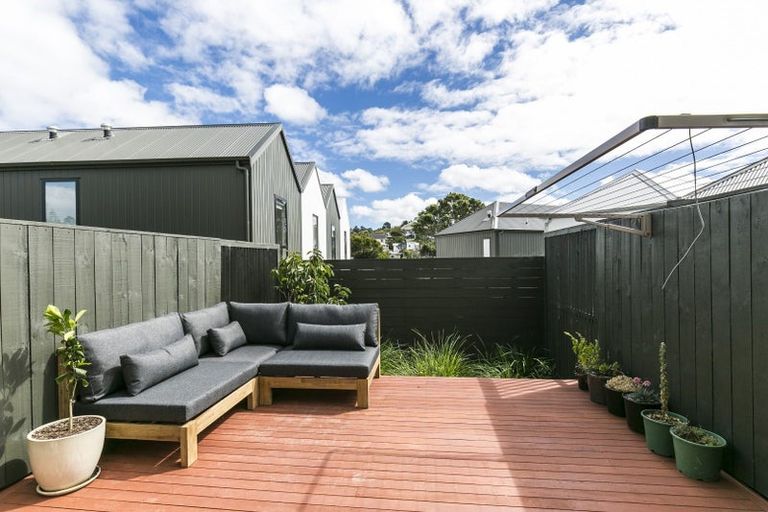 Photo of property in 11/6u Oswald Crescent, Paparangi, Wellington, 6037