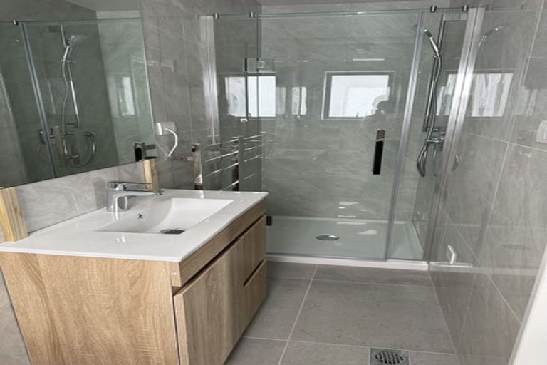 Photo of property in 113e Sycamore Drive, Sunnynook, Auckland, 0620