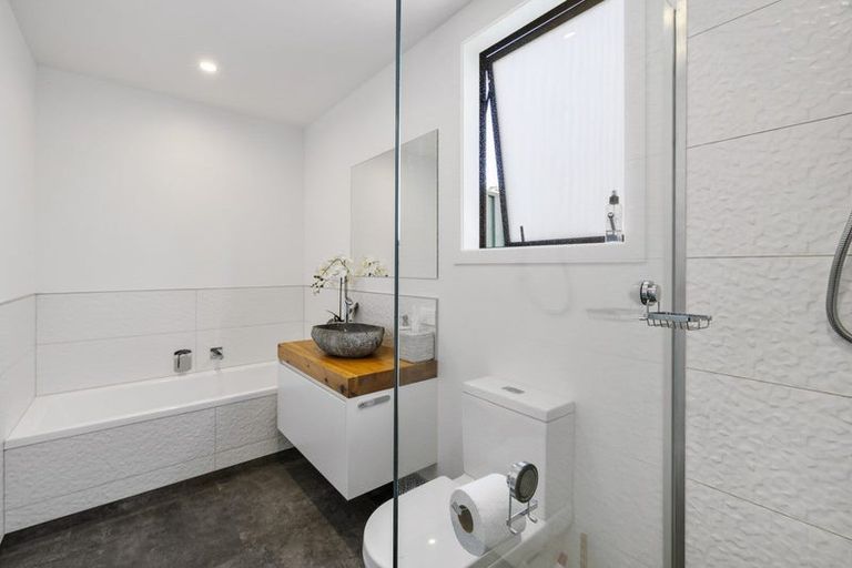 Photo of property in 49rb Oceana Drive, Welcome Bay, Tauranga, 3175