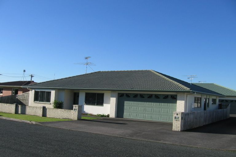 Photo of property in 1/25 Edward Avenue, Orewa, 0931