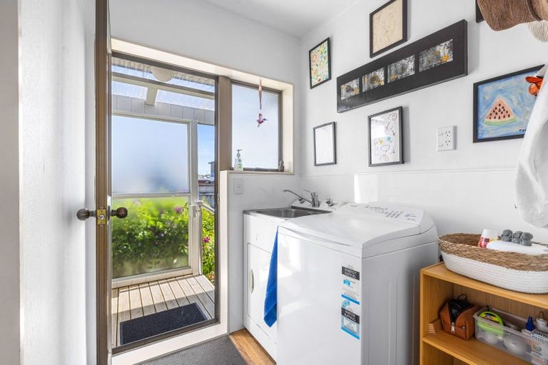 Photo of property in 2/38 Albatross Road, Red Beach, 0932