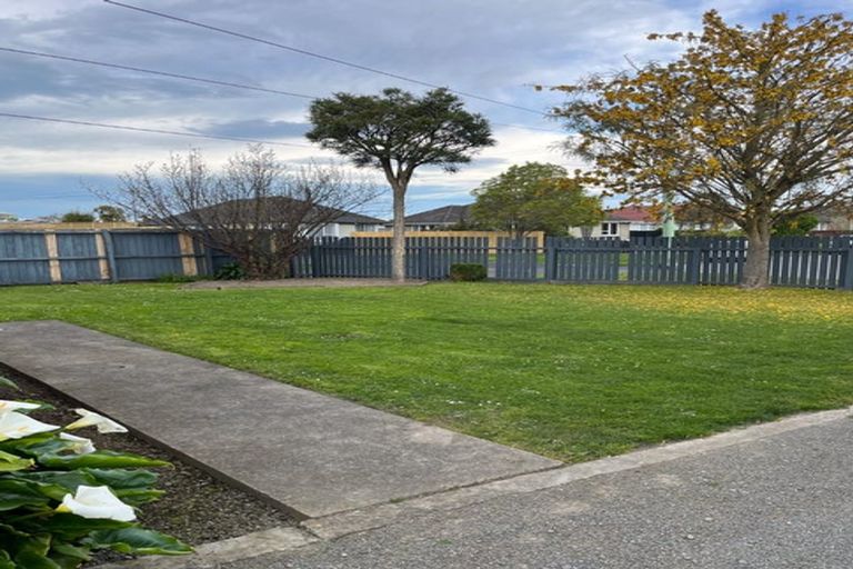 Photo of property in 30 Ealing Street, Redwood, Christchurch, 8051