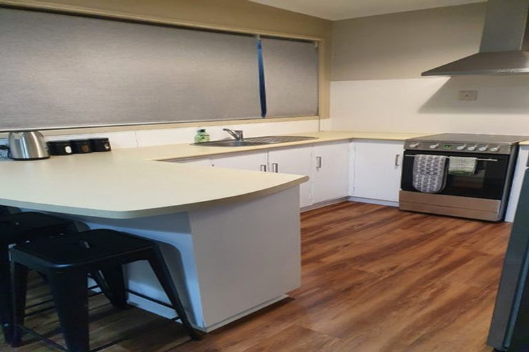 Photo of property in 1/12 Gradwell Place, Two Mile Bay, Taupo, 3330