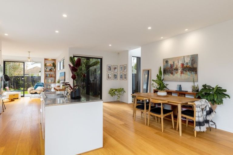 Photo of property in 49a Hawkesbury Avenue, St Albans, Christchurch, 8014