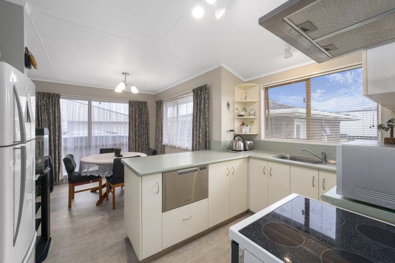 Photo of property in 10 Te Kama Street, Levin, 5510