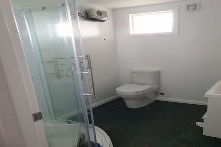 Photo of property in 111 Ruskin Road, Newlands, Wellington, 6037