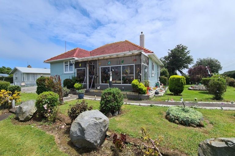 Photo of property in 24 Whitcombe Road, Opunake, 4616