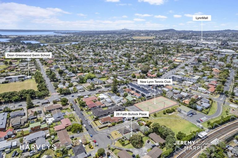 Photo of property in 28 Faith Bullock Place, New Lynn, Auckland, 0600