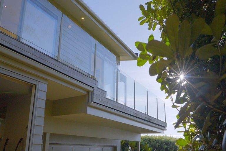 Photo of property in 42 Waitea Road, Muriwai, Waimauku, 0881