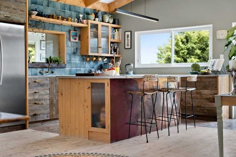 Photo of property in 236 Kiwitahi Road, Helensville, 0875