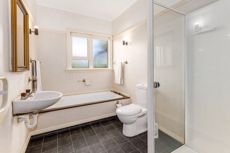 Photo of property in 25 Makara Road, Karori, Wellington, 6012