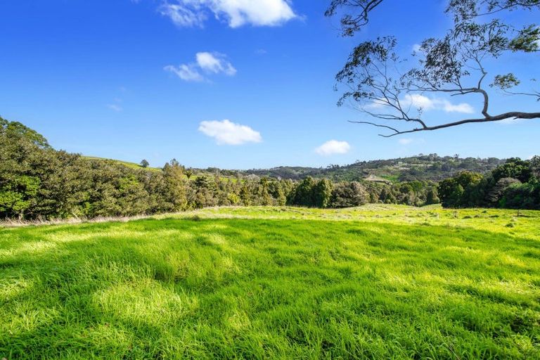 Photo of property in 28 Griggs Road, Whitford, Howick, 2571