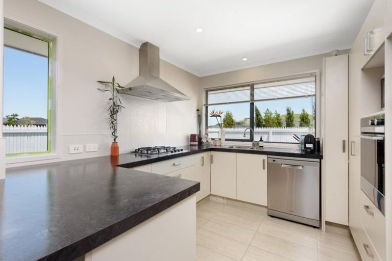 Photo of property in 53 Leet Crescent, Papamoa Beach, Papamoa, 3118