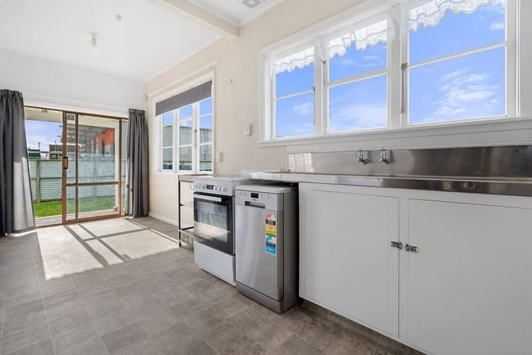 Photo of property in 10 Mcgregor Crescent, Masterton, 5810