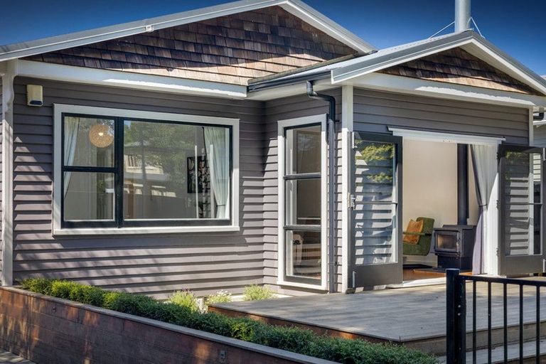 Photo of property in 130 Saint Martins Road, Saint Martins, Christchurch, 8022