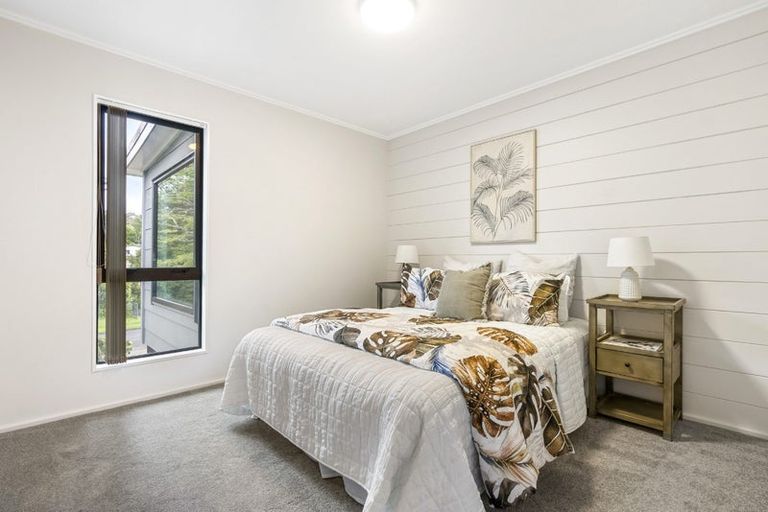 Photo of property in 10 Eagleson Street, Northcross, Auckland, 0632