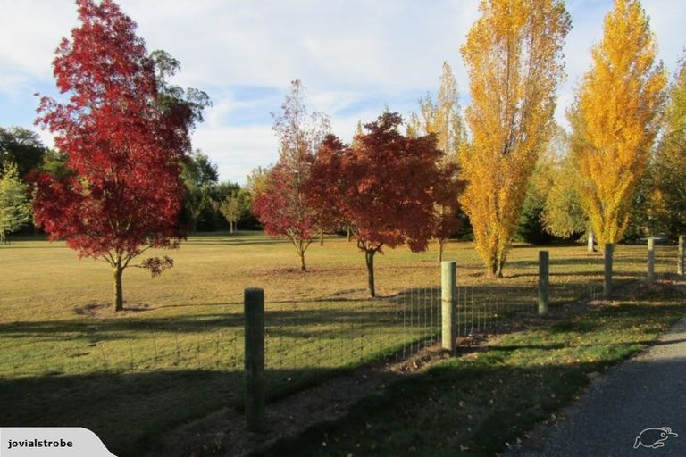 Photo of property in 2 Joshua Place, Helensburgh, Dunedin, 9010